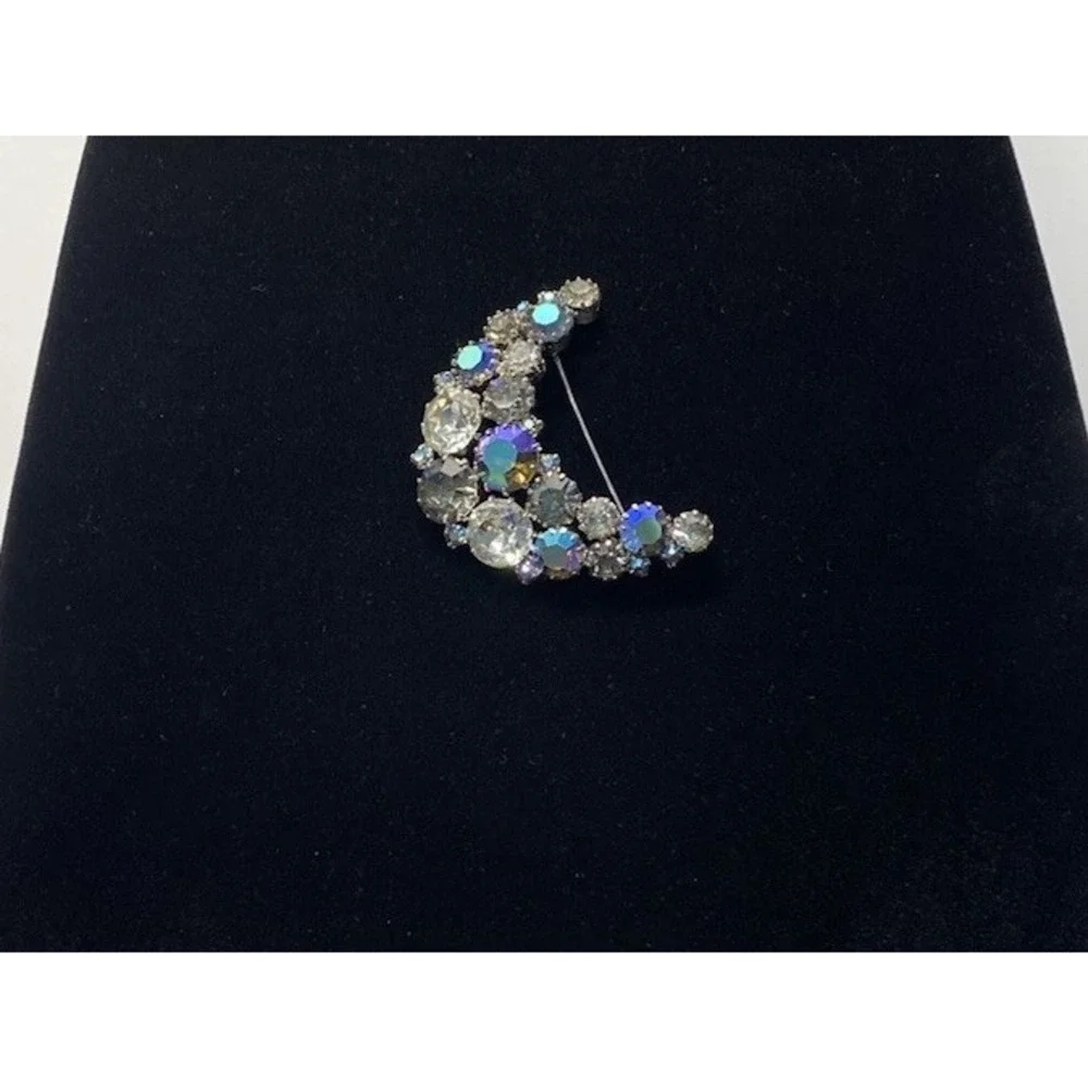 Vintage KARU Arke Blue‎ AB Rhinestone Crescent Moon Brooch Silver Tone Excellent